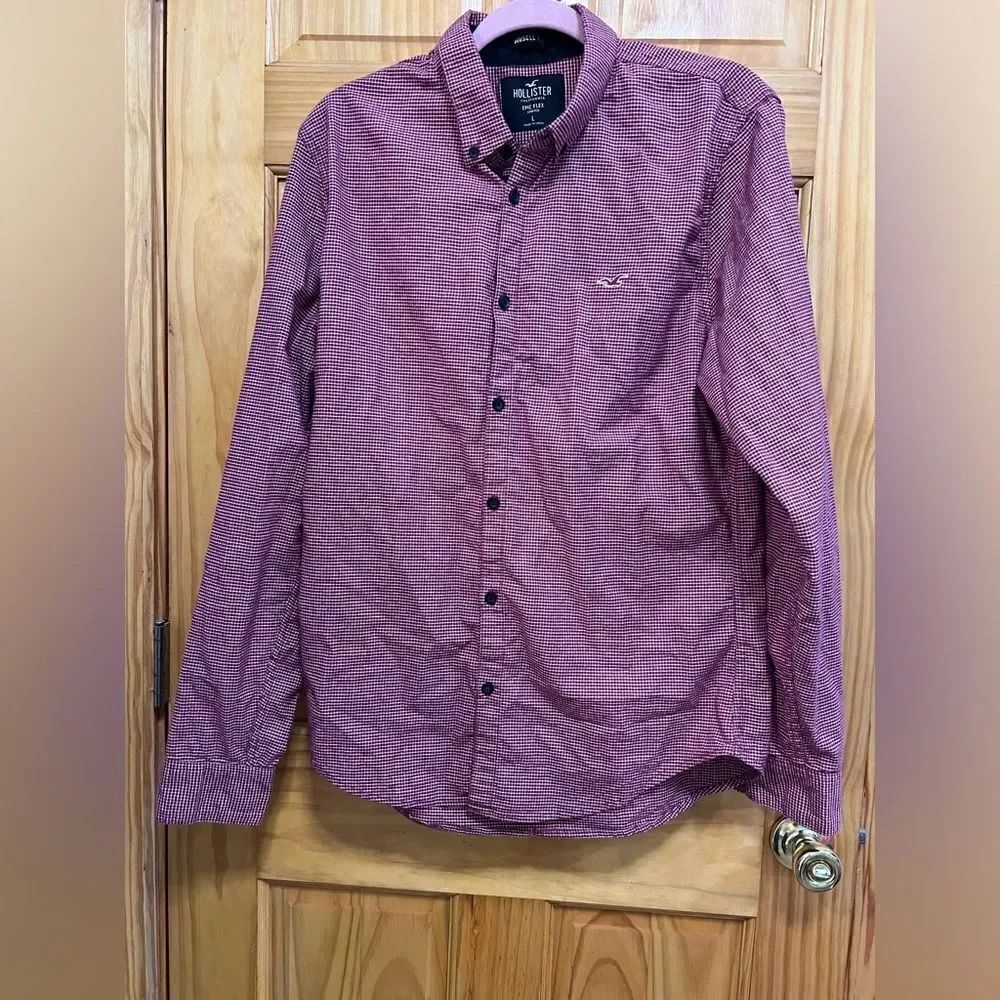 Hollister muscle fit epic stretch size L burgundy and white checked button down
